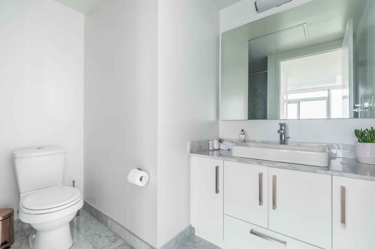 Cloud 9 In Downtown Toronto Apartment Екстериор снимка